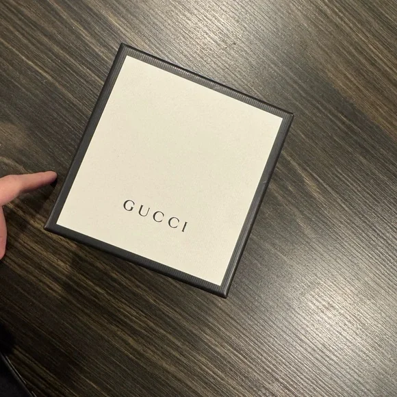 Gucci G-Timeless analog quartz Calfskin Leather strap men watch - Picture 8 of 8